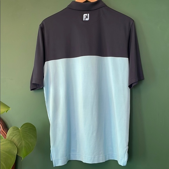 FootJoy Men's M Polo Shirt with Navy & Blue Colorblock Design - Picture 4 of 5